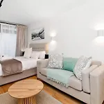 Sea Point Luxury Apartment - The Sage